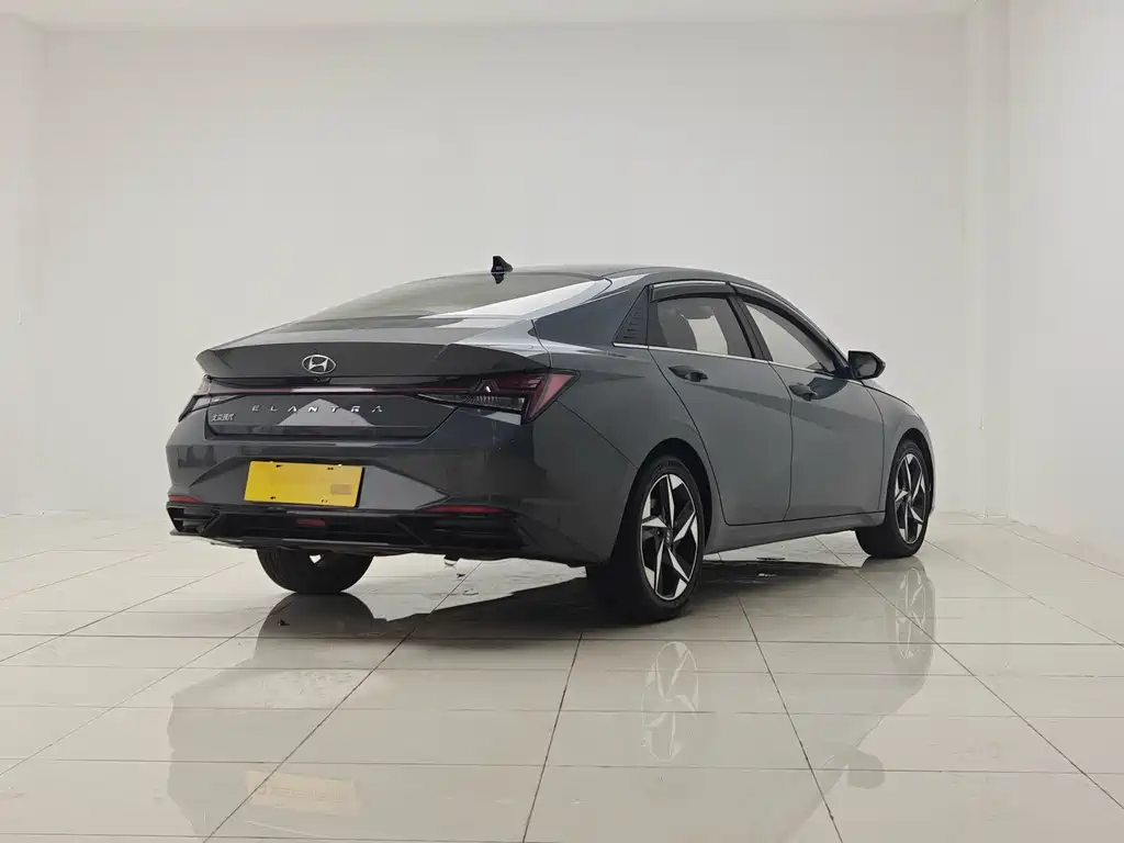 Hyundai Elantra — миниатюра 7