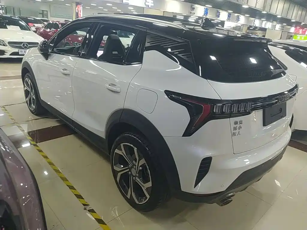 Lynk & Co 06 — миниатюра 5