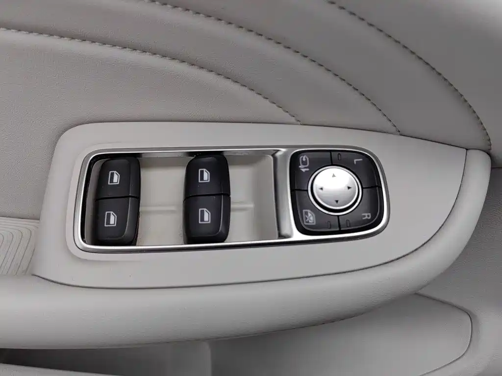 Roewe iMAX8 — миниатюра 9