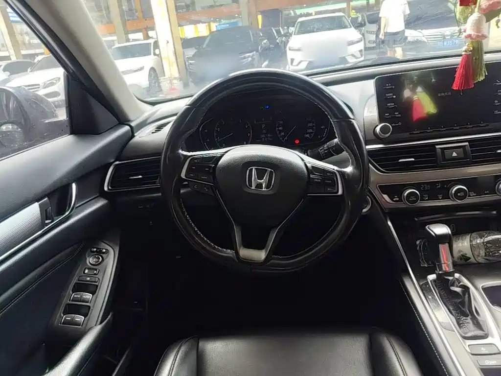 Honda Accord — миниатюра 11