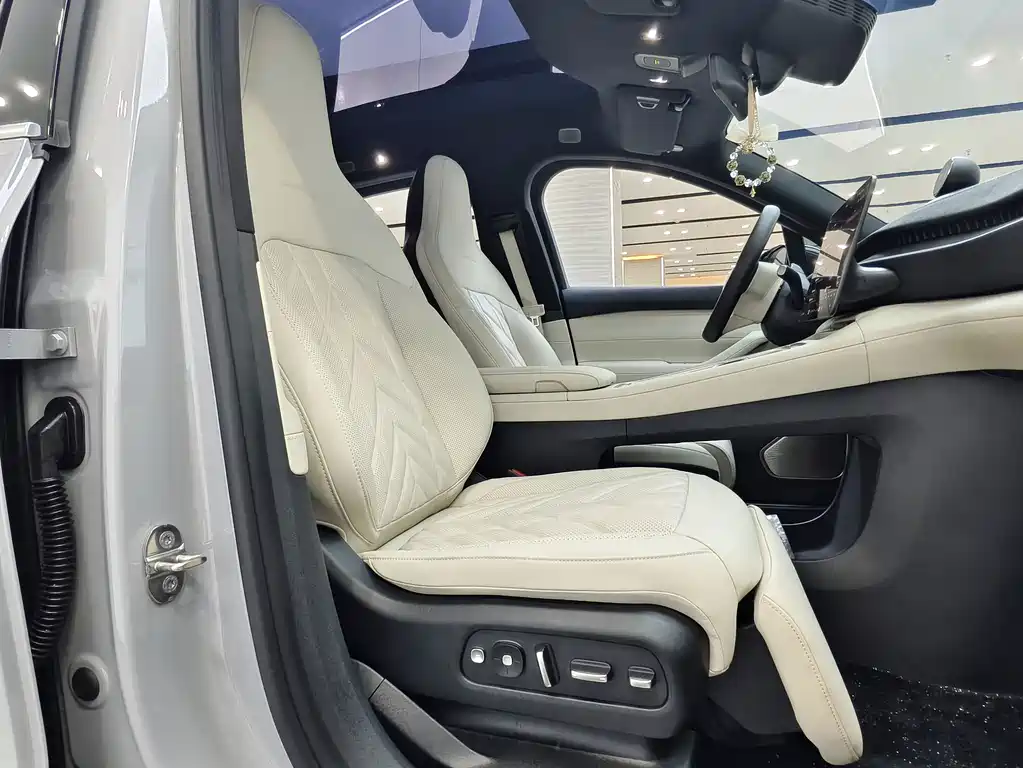 NIO EC6 — миниатюра 10