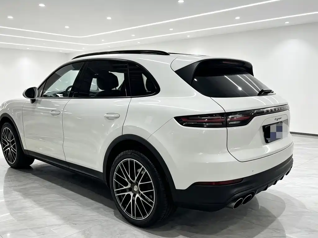 Porsche Cayenne — миниатюра 15