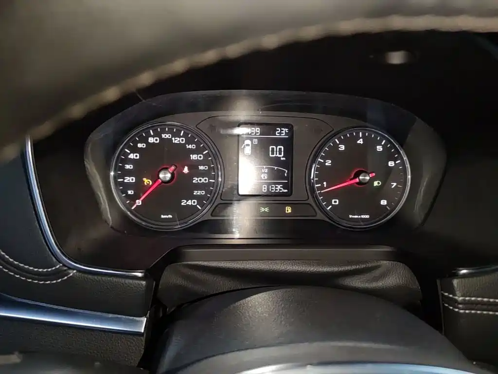 Roewe RX5 — миниатюра 12