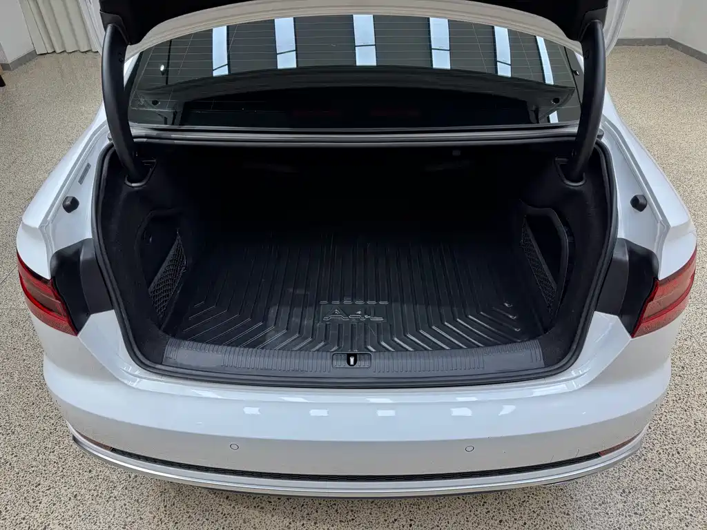 Audi A4L — миниатюра 33