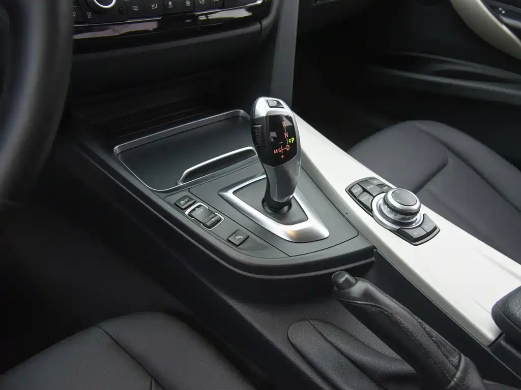 BMW 3 Series — миниатюра 11