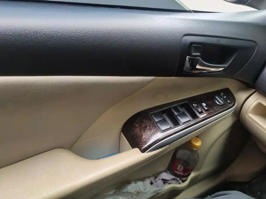 Toyota Camry — миниатюра 7