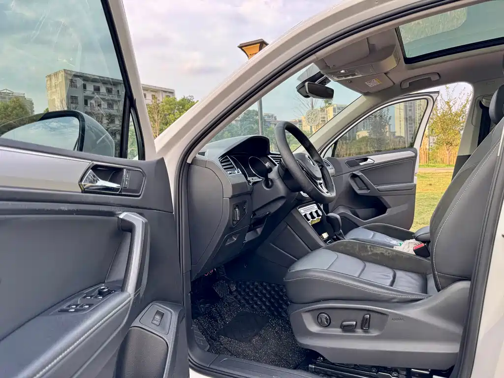 Volkswagen Tiguan L — миниатюра 4