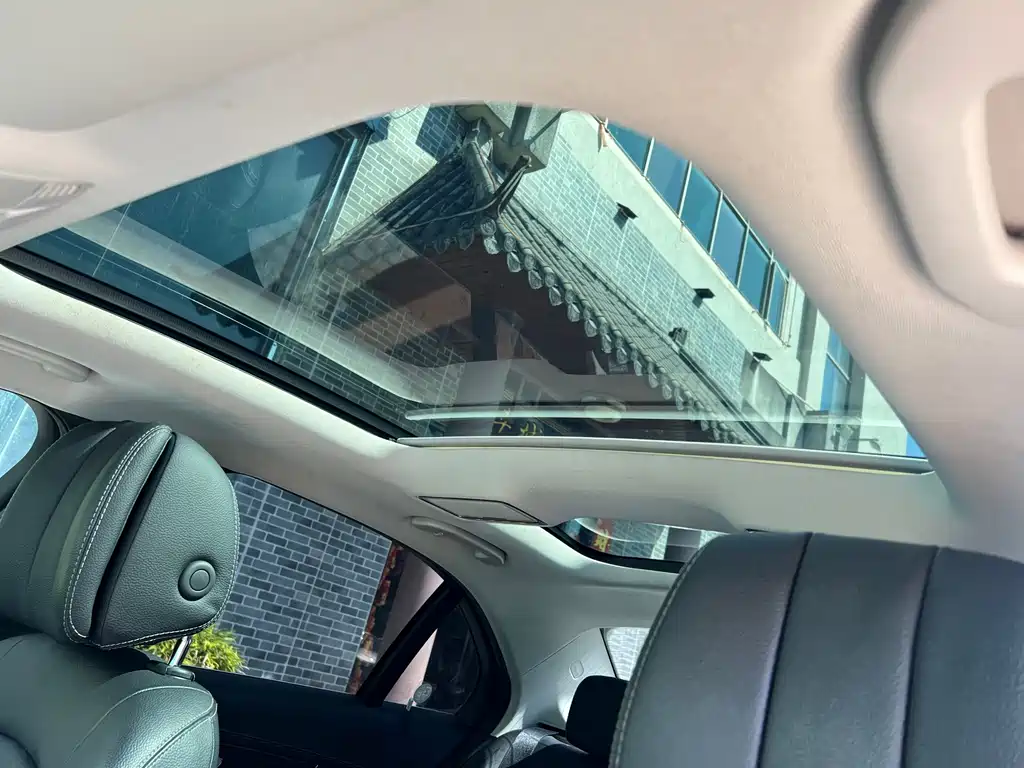 Mercedes-Benz C-Class — миниатюра 16