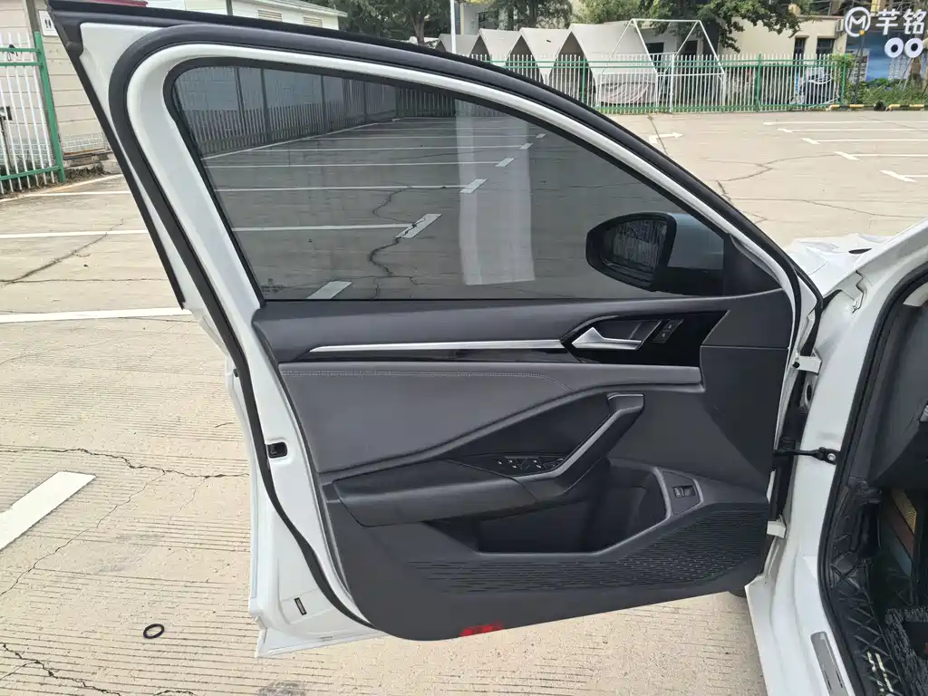 Volkswagen Sagitar — миниатюра 28