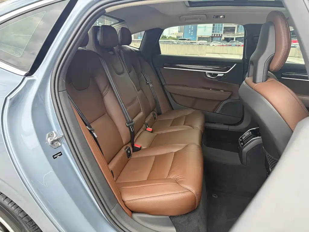 Volvo S90 — миниатюра 13