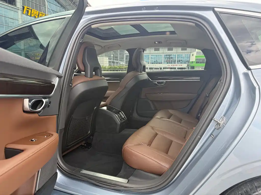 Volvo S90 — миниатюра 8