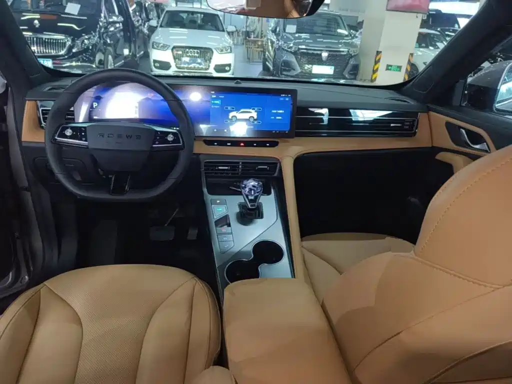 Roewe RX5 New Energy — миниатюра 10