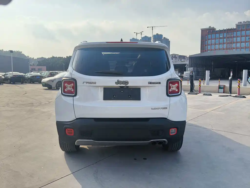 Jeep Renegade — миниатюра 5