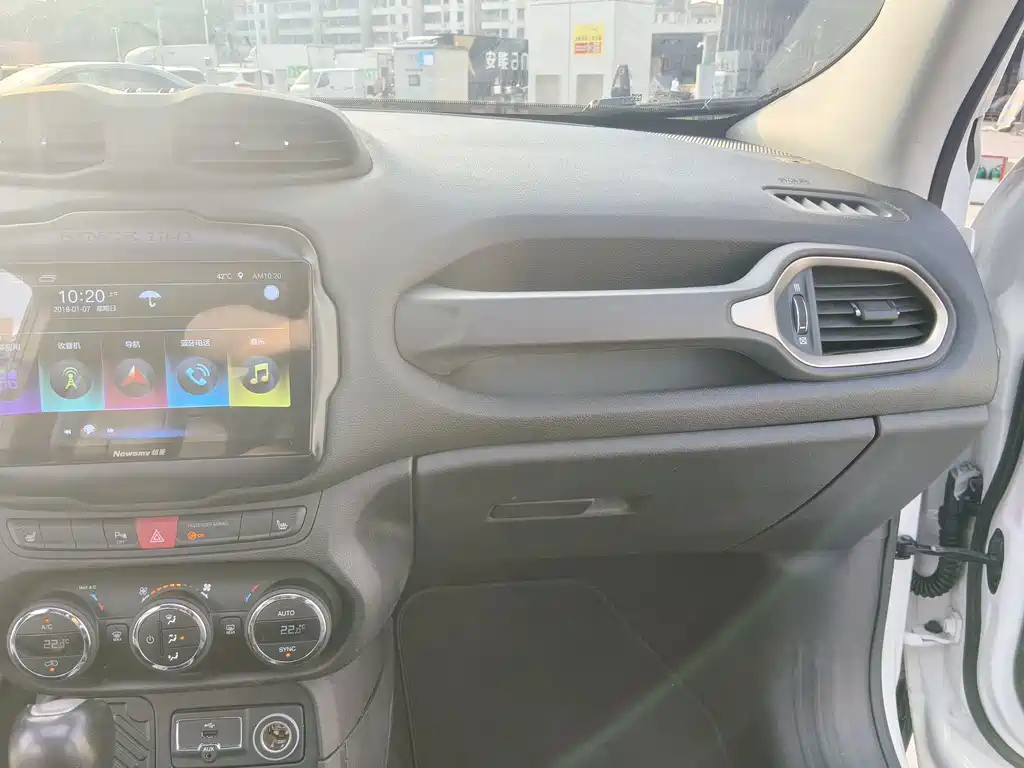 Jeep Renegade — миниатюра 11