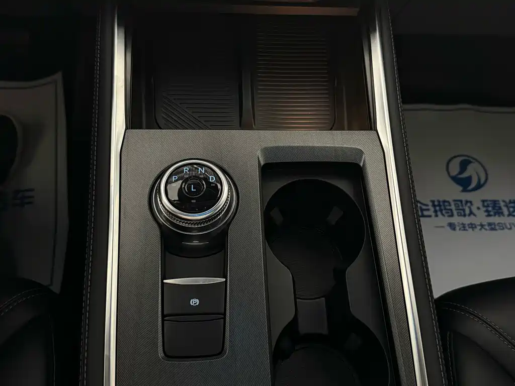 Ford Explorer — миниатюра 13