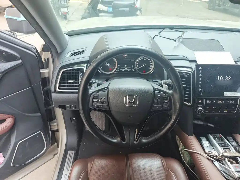 Honda UR-V — миниатюра 6