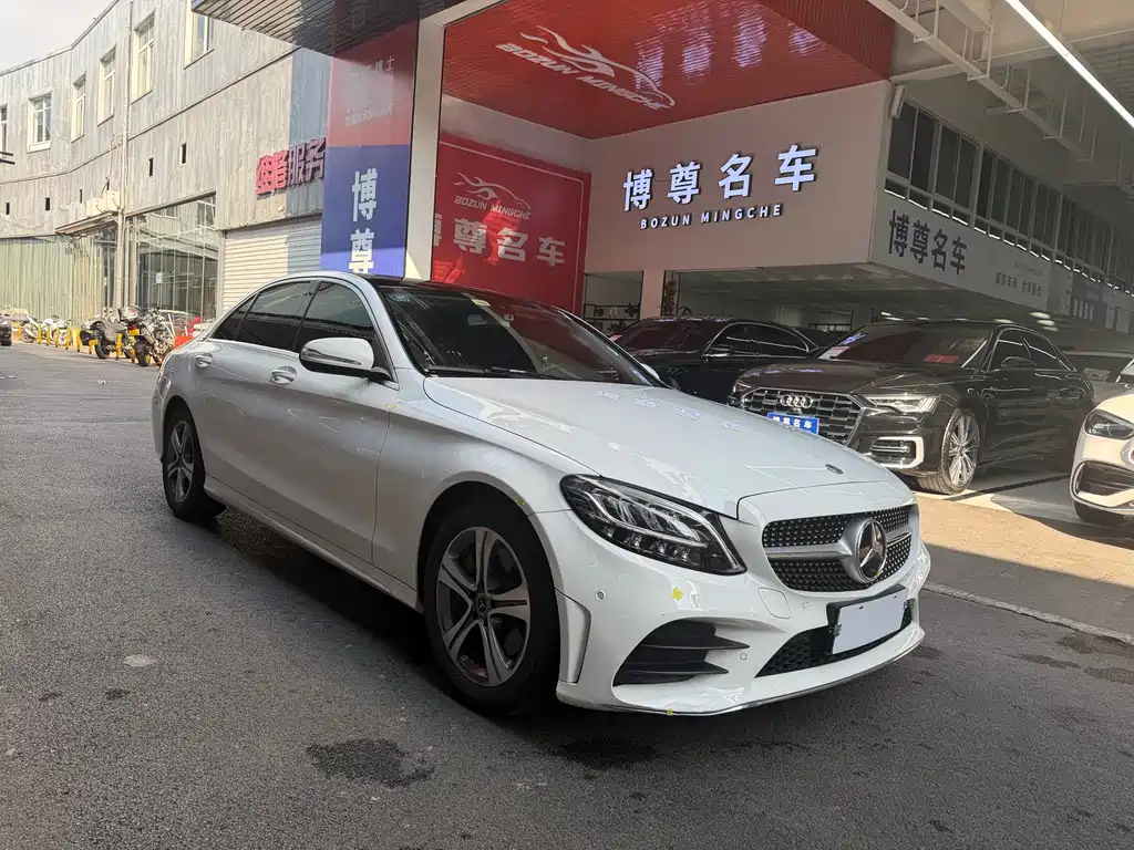 Mercedes-Benz C-Class — миниатюра 3