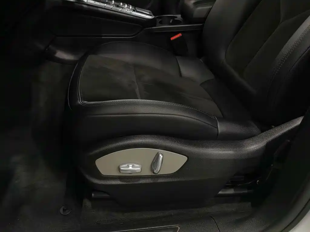 Porsche Macan — миниатюра 20