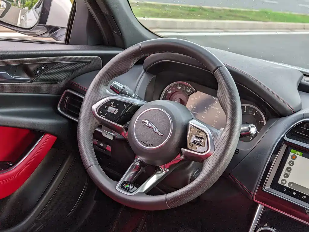 Jaguar XEL — миниатюра 5