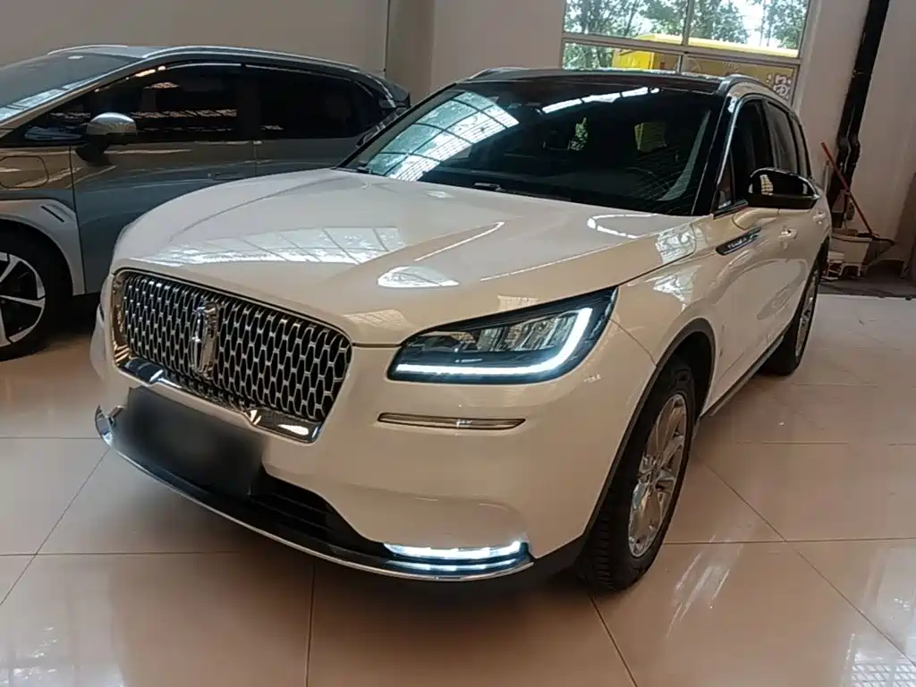 Lincoln Corsair — миниатюра 2