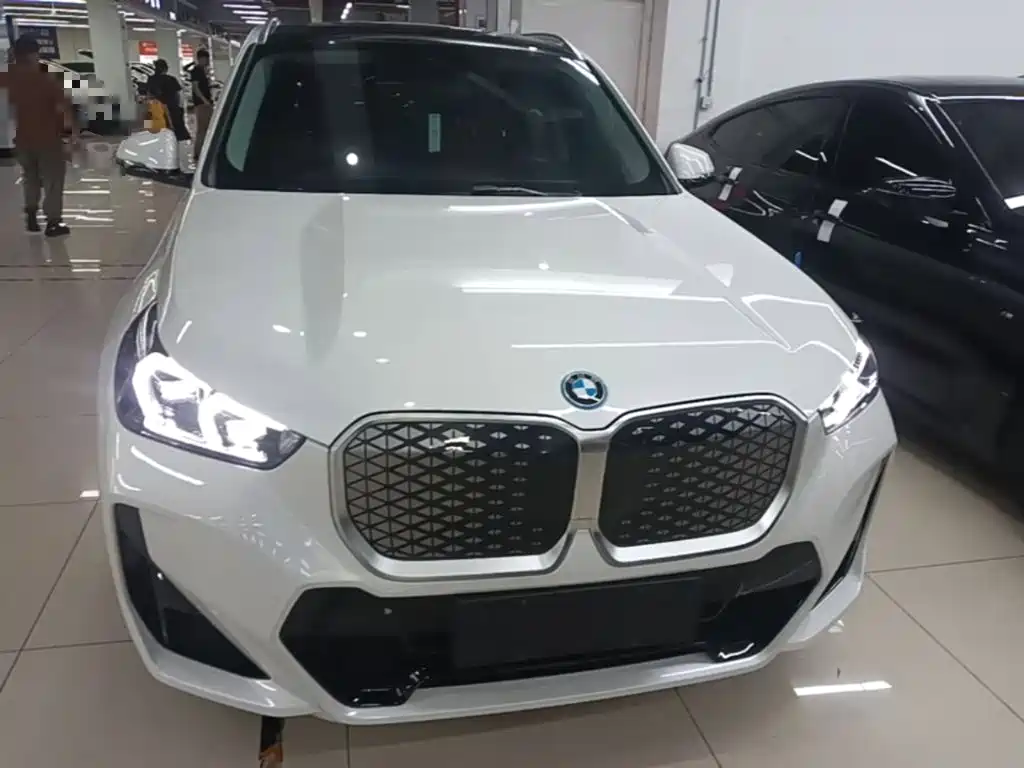 BMW iX1 — миниатюра 3