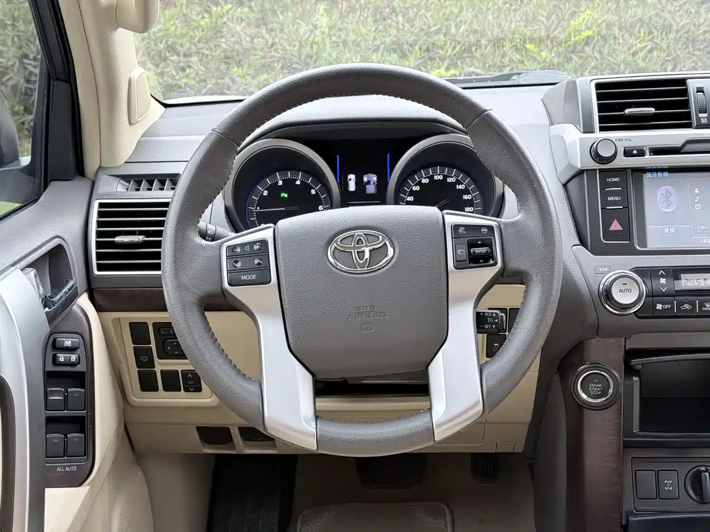 TOYOTA PRADO