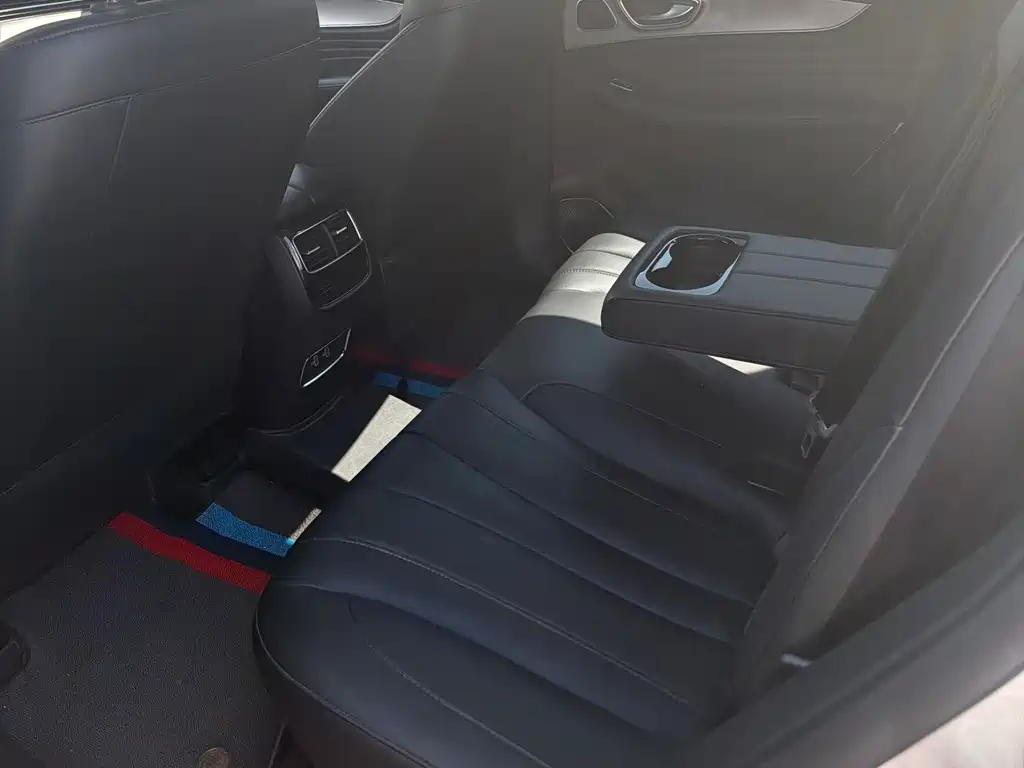 Roewe RX5 MAX — миниатюра 17