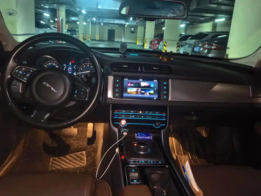 Jaguar XFL — миниатюра 12