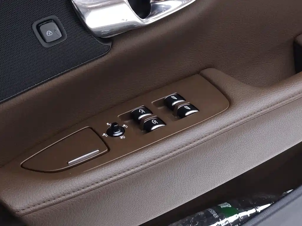 Volvo S90 PHEV — миниатюра 13