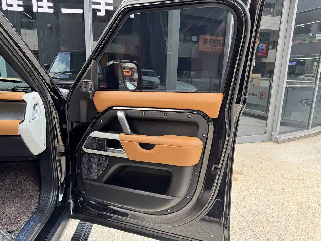 Land Rover Defender — миниатюра 36