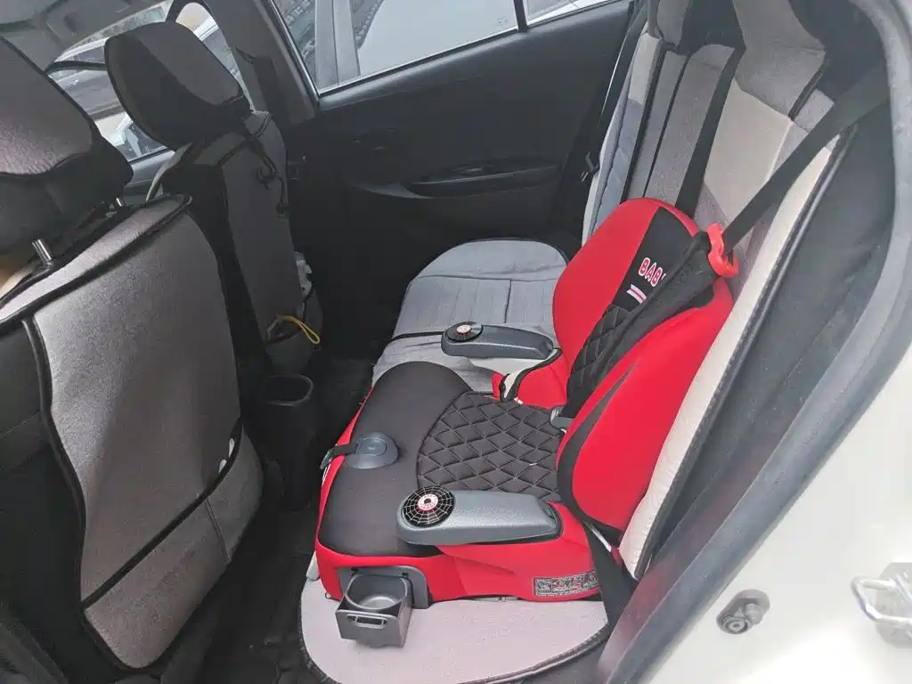 Toyota Yaris L — миниатюра 13