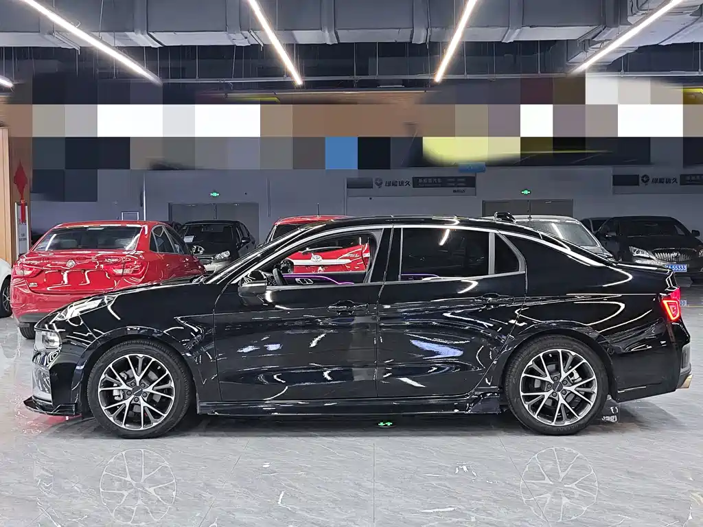 Lynk & Co 03 — миниатюра 4