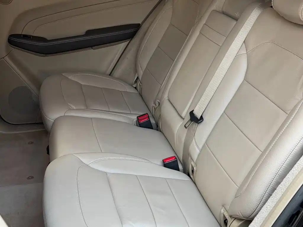Mercedes-Benz M-Class — миниатюра 17
