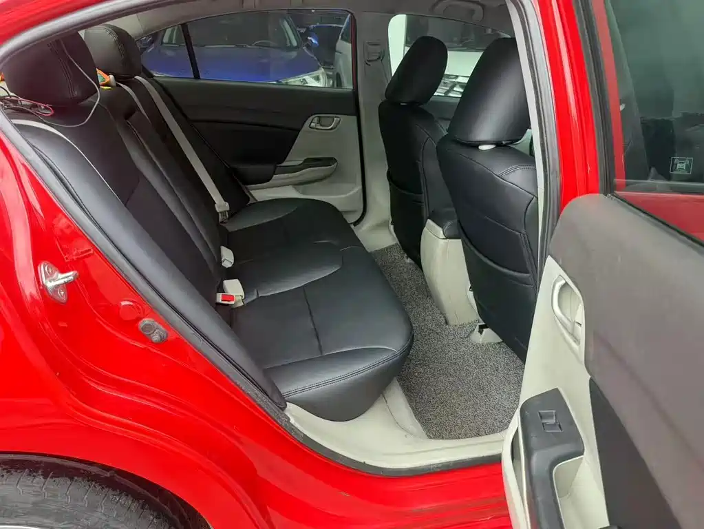 Honda Civic — миниатюра 13