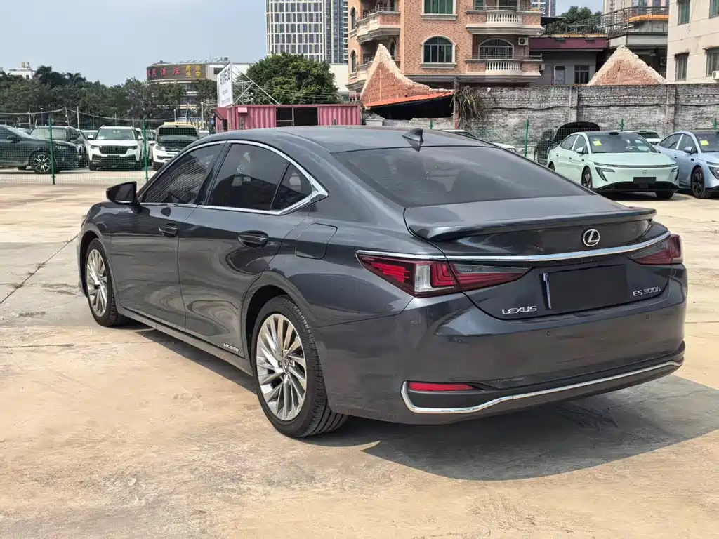 Lexus ES — миниатюра 4