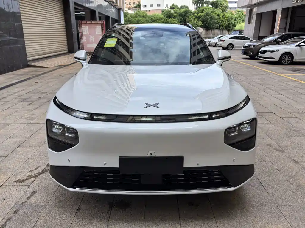 XPeng G9 — миниатюра 8