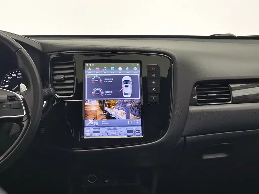 Mitsubishi Outlander — миниатюра 12