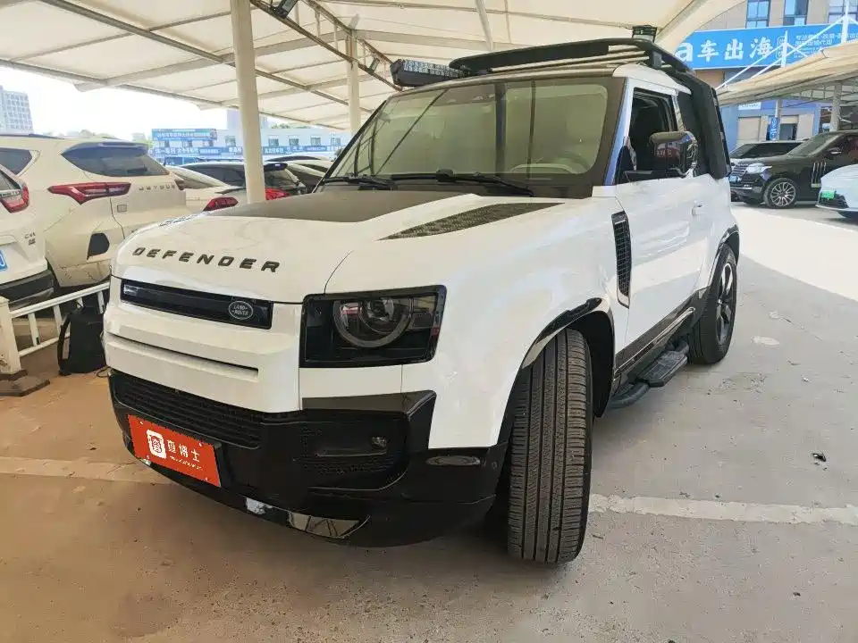 Land Rover Defender 2022