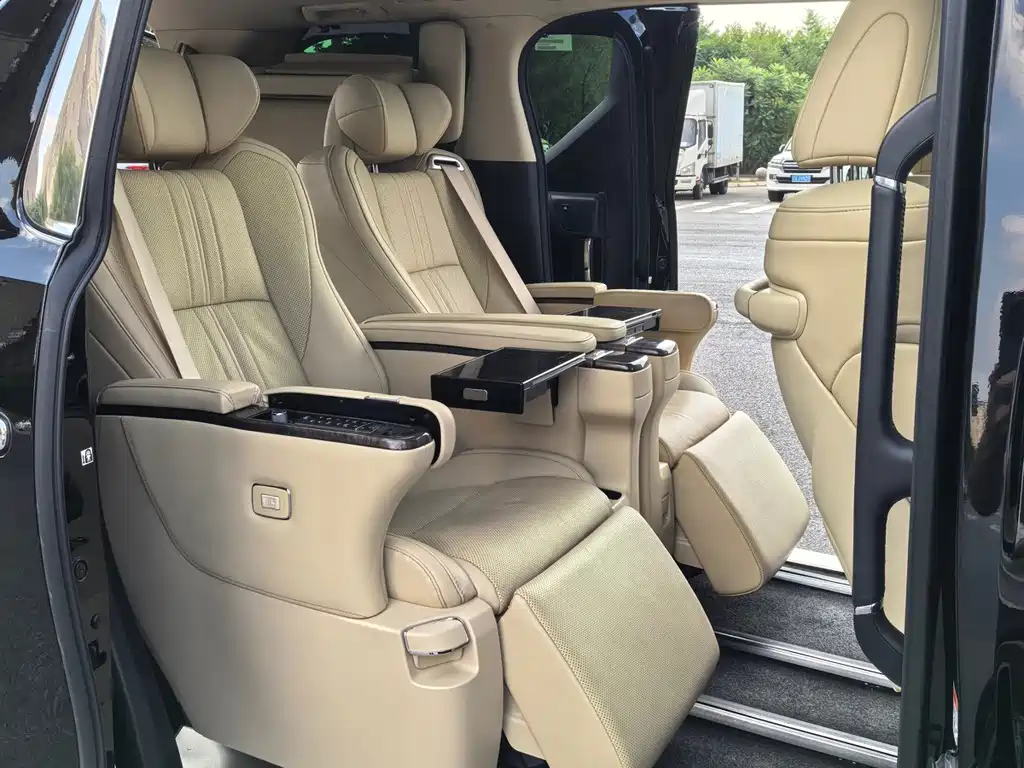 Toyota Alphard — фотографии объявления, Фото 10