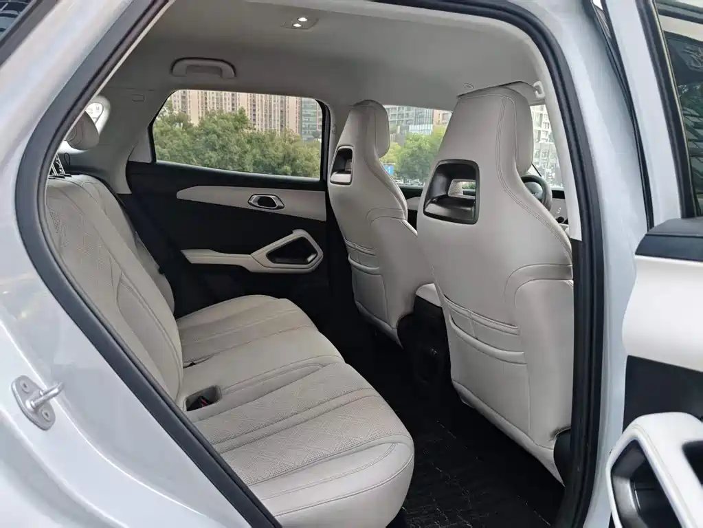 BYD Yuan UP — миниатюра 10