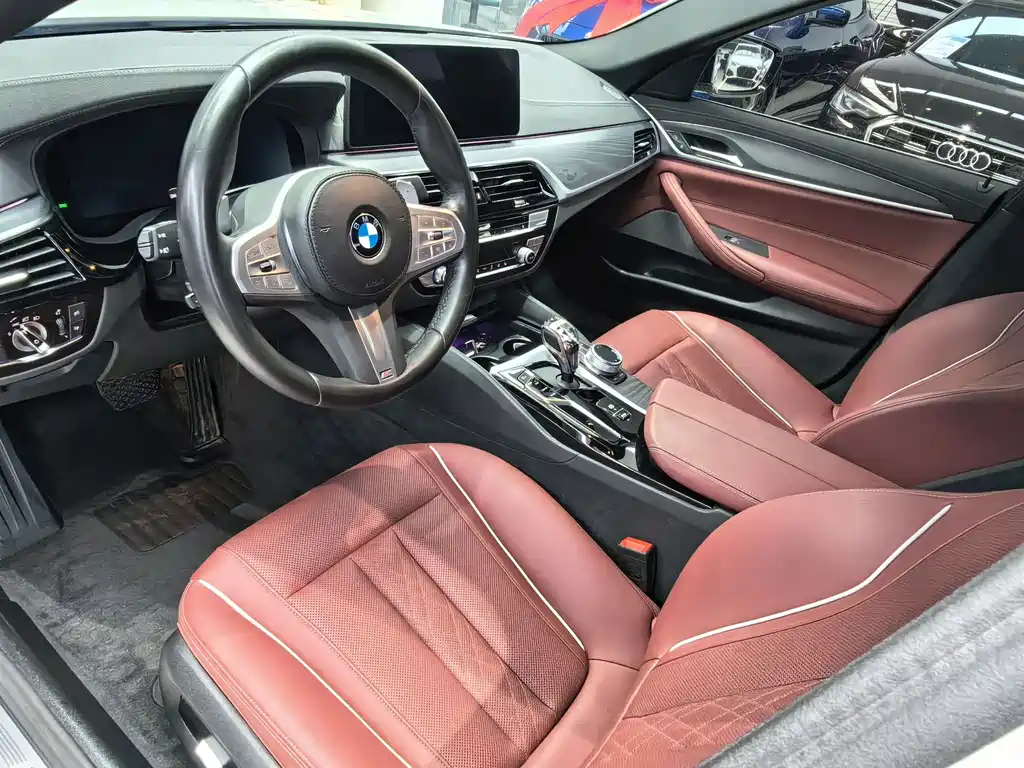 BMW 5 Series — миниатюра 3