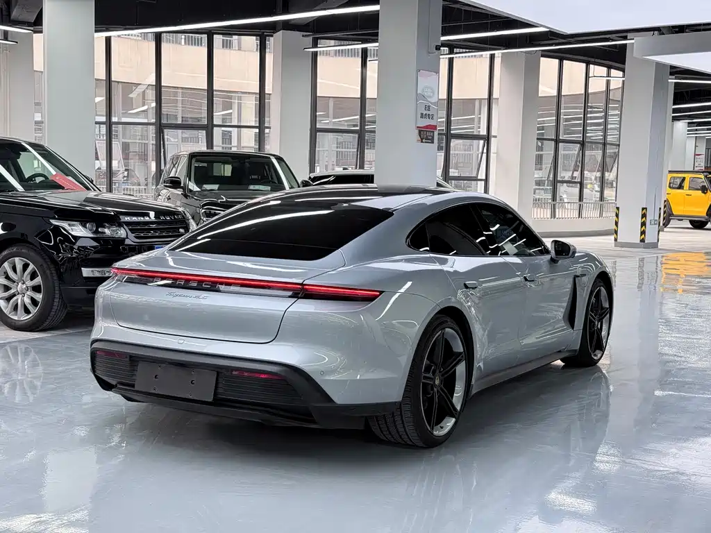 Porsche Taycan — миниатюра 11