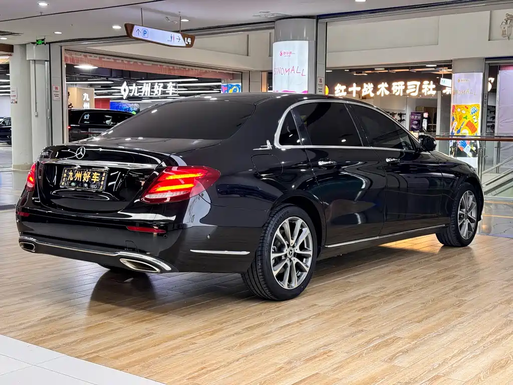 Mercedes-Benz E-Class — миниатюра 8