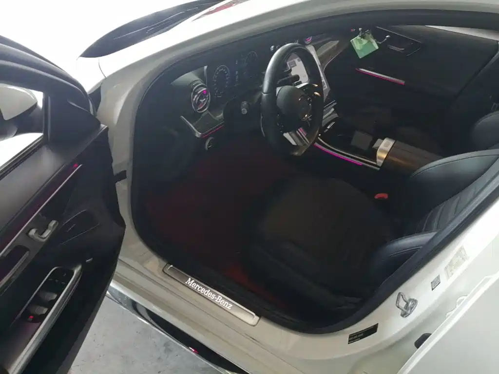 Mercedes-Benz C-Class — миниатюра 16