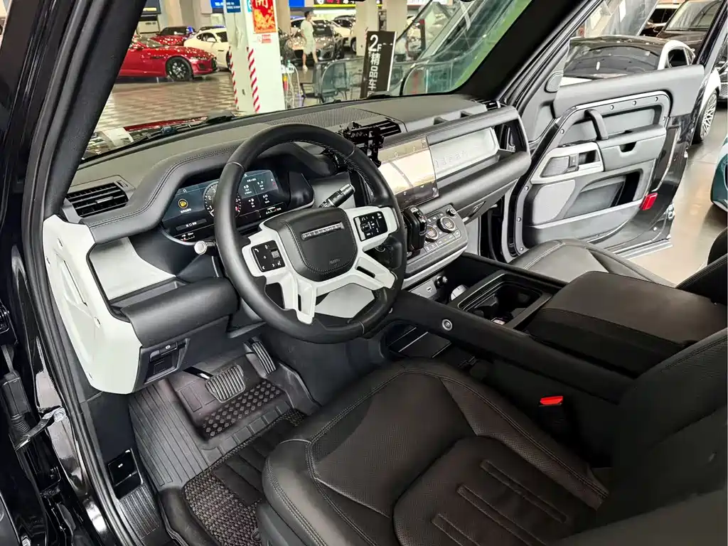 Land Rover Defender — миниатюра 4