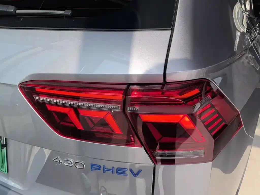 Volkswagen Tiguan L PHEV — миниатюра 8