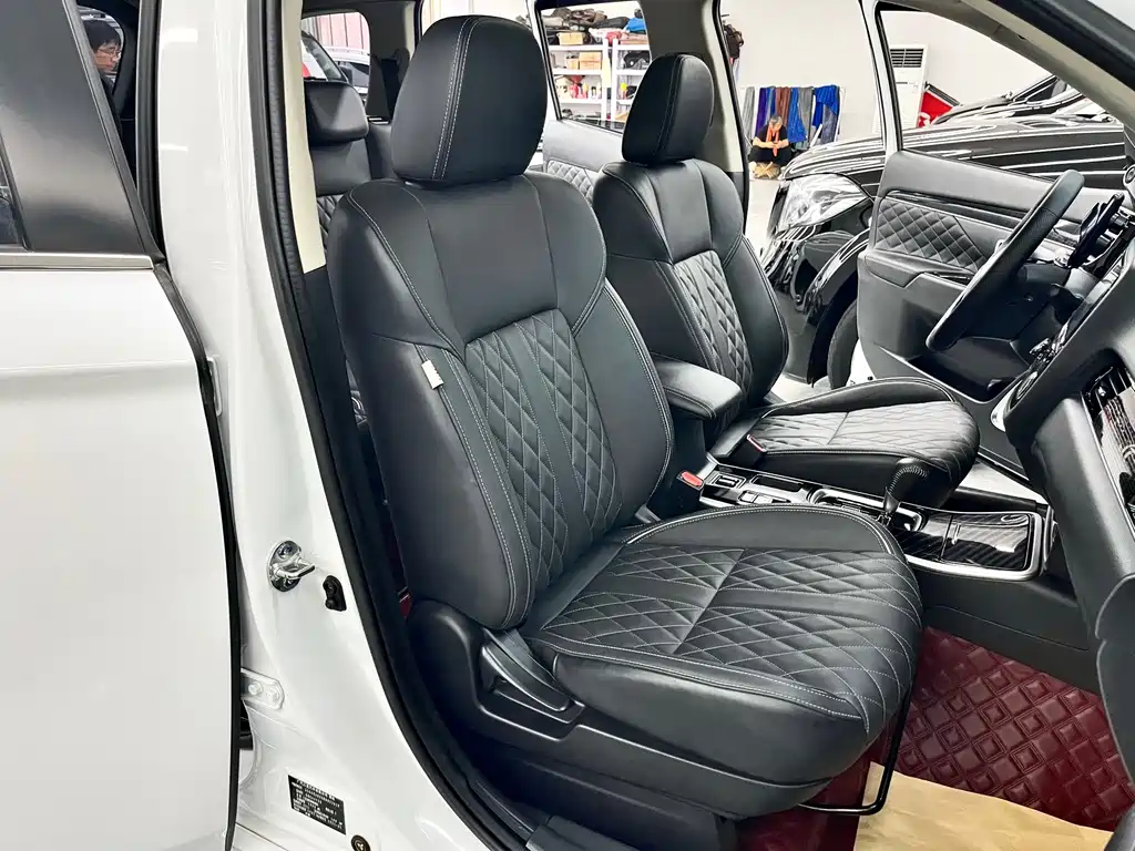 Mitsubishi Outlander — миниатюра 14
