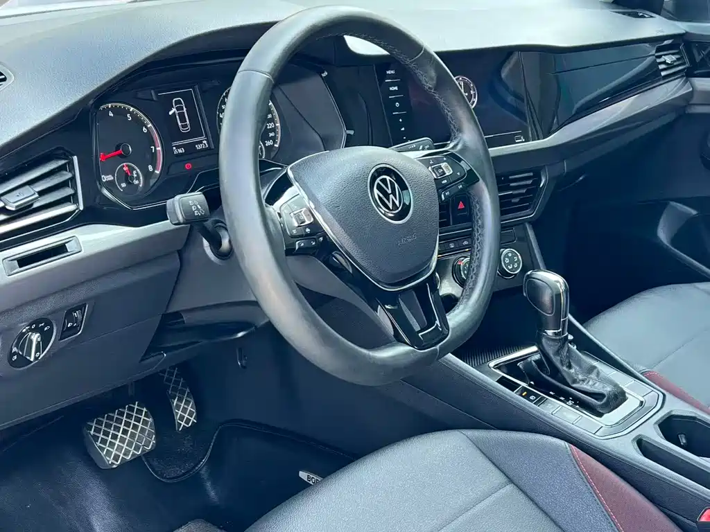 Volkswagen Bora — миниатюра 12