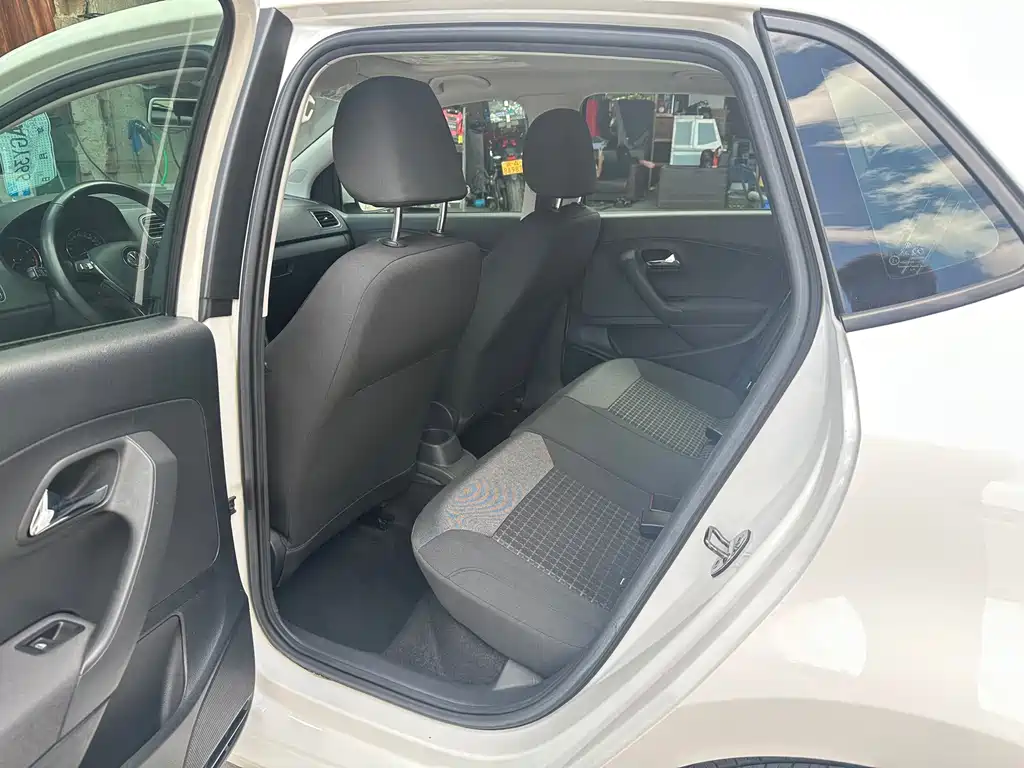 Volkswagen Polo — миниатюра 9