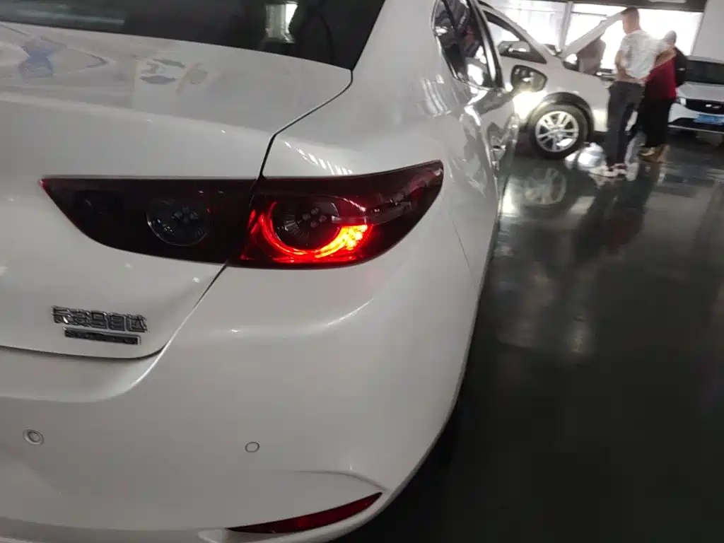 Mazda 3 Axela — миниатюра 8